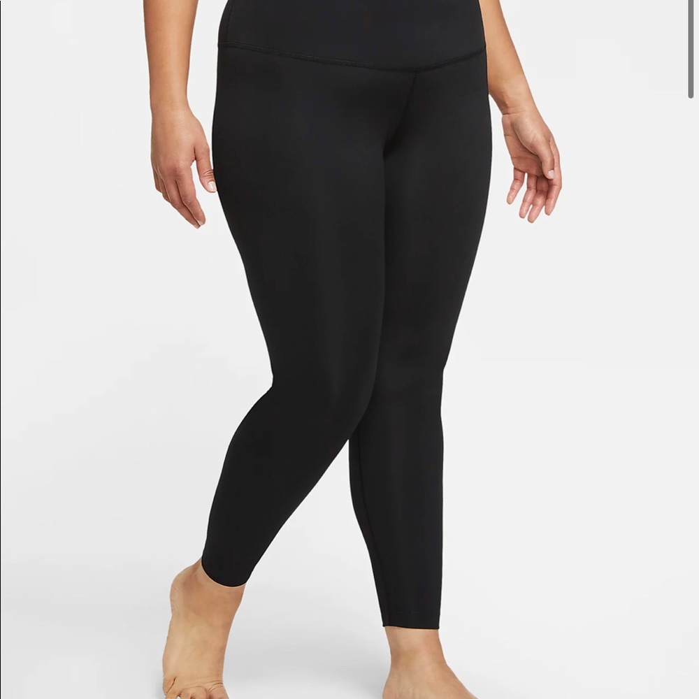 Nike High-Waisted Leggings